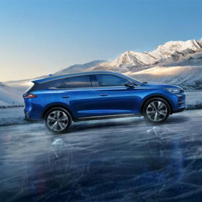 Stokta 2023 Byd Tang Plus Elektrikli Suv Yüksek Hızlı 730 Km Uzun Menzilli Saf Ev Arabası