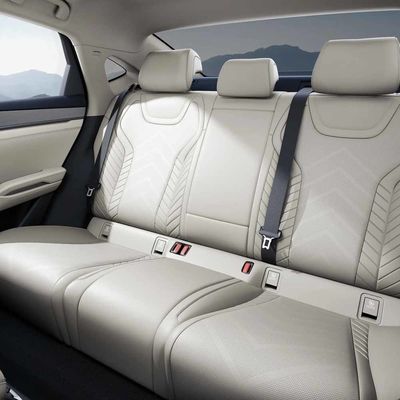 BYD Qin L Yeni Enerji Aracı Byd Qin L Phev Sedan 80KM 120 KM Ev Menzil Byd Qin L Hibrit Araba