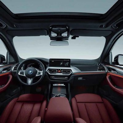 5 Kapılı 5 kişilik SUV 2024 BMW Ix3 Elektrikli Araç 550 Km Menzil ve 400 Nm Maksimum Döner