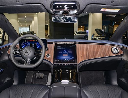 Mercedes EQE 4MATIC Elektrikli Sedan 96.1 KWh Ternary Lityum Pil ve 0.62 saatlik Şarj 255/45 R19