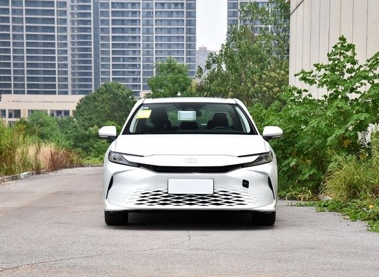 Toyota 2.0L 173 PS Benzinli Camry - Güçlü 173 PS At Gücü Orta Sedan