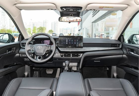 Toyota 2.0L 173 PS Benzinli Camry - Güçlü 173 PS At Gücü Orta Sedan