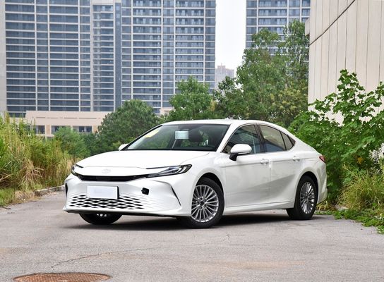 Toyota 2.0L 173 PS Benzinli Camry - Güçlü 173 PS At Gücü Orta Sedan