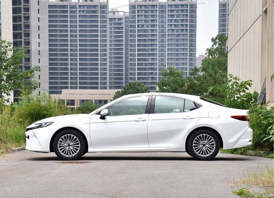 Toyota 2.0L 173 PS Benzinli Camry - Güçlü 173 PS At Gücü Orta Sedan
