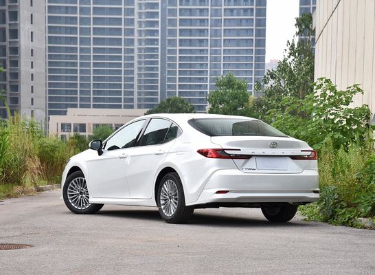 Toyota 2.0L 173 PS Benzinli Camry - Güçlü 173 PS At Gücü Orta Sedan