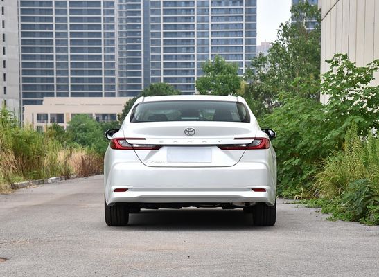 Toyota 2.0L 173 PS Benzinli Camry - Güçlü 173 PS At Gücü Orta Sedan
