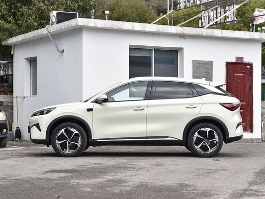 150kW BYD Elektrikli Araba Samrt Sürüş 2025 Yeni Model Yuan Artı Hızlı Şarj EV Aile için Geniş Alan Güneş Çatı