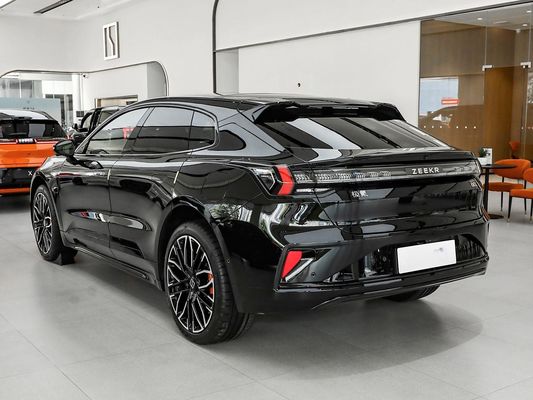 Zeekr 001 Yeni Model 750 Km Uzun Menzilli Limousine Elektrikli Araba 0.25 Saat Şarj Süresi ve Büyük Uzayla Saf Elektrik Enerjisi