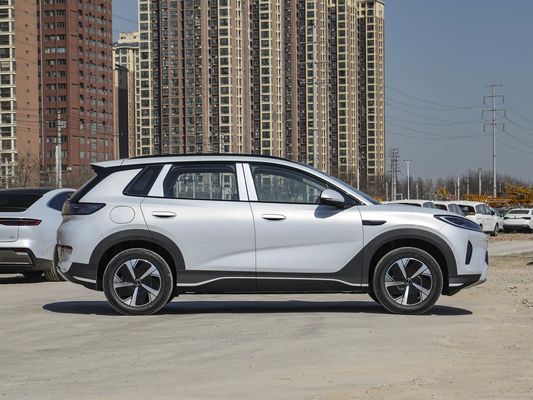 Dokunmatik ekran ekranı İç özellikleri 2025 Model BYD EV Güneş çatısı ve 60.9kWh Pil Enerjisi Hızlı şarj elektrikli araç Sıcak satış