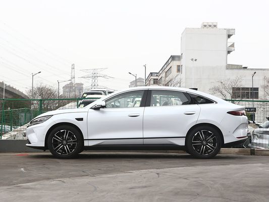 2025 BYD Elektrikli Araba Qin L EV Çoklu Bağlantılı Bağımsız Süspansiyon Hızlı Şarj Yeni Model Sunroof ile Sıcak Satış