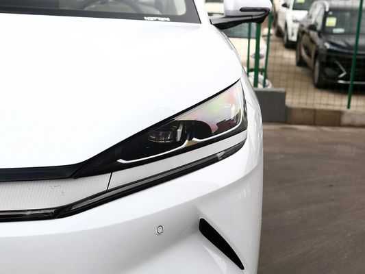 2025 BYD Elektrikli Araba Qin L EV Çoklu Bağlantılı Bağımsız Süspansiyon Hızlı Şarj Yeni Model Sunroof ile Sıcak Satış