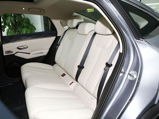 2025 BYD Elektrikli Araba Qin L EV Çoklu Bağlantılı Bağımsız Süspansiyon Hızlı Şarj Yeni Model Sunroof ile Sıcak Satış