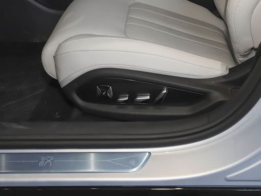 2025 Güçlü Han L BYD Elektrikli Araç, Maksimum Gücü 500 KW ve Deri Dümeni 1000V Yüksek Voltajlı Hızlı Şarj