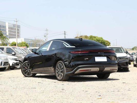 Model Araç 601km menzil 83.2kWh Pil Kapasitesi AWD Hızlı Şarj Güneş Çatı Yüksek Voltajlı Yapı Aile için Konforlu