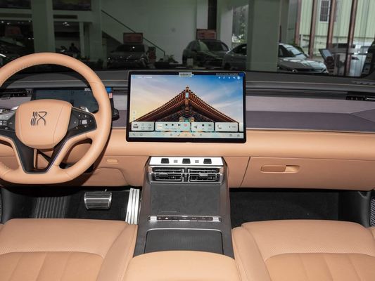 Model Araç 601km menzil 83.2kWh Pil Kapasitesi AWD Hızlı Şarj Güneş Çatı Yüksek Voltajlı Yapı Aile için Konforlu