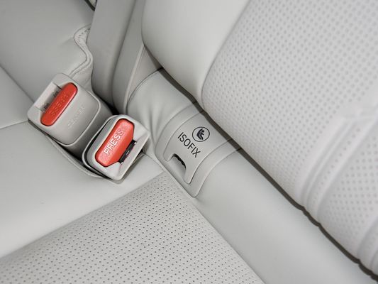 350kW Motor Gücü Tam Elektrikli SUV Honda S7 Uzun Menzilli 650km Hızlı Şarj EV Yeni Sıcak Satış Aile için Güneş Çatı ile