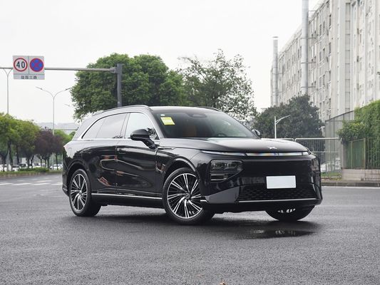 2025 Xpeng G9 Tam Elektrikli SUV 93.1kWh Pil Kapasitesi 423kW Maksimum Motor Gücü 680km Uzun Menzilli ve Güneş Çatı ile Hızlı Şarj