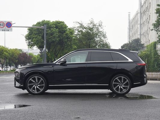 2025 Xpeng G9 Tam Elektrikli SUV 93.1kWh Pil Kapasitesi 423kW Maksimum Motor Gücü 680km Uzun Menzilli ve Güneş Çatı ile Hızlı Şarj