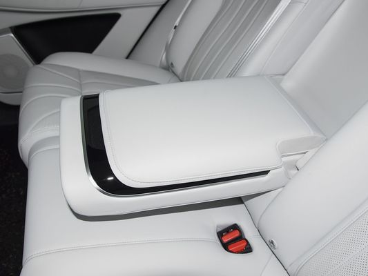 2025 Xpeng G9 Tam Elektrikli SUV 93.1kWh Pil Kapasitesi 423kW Maksimum Motor Gücü 680km Uzun Menzilli ve Güneş Çatı ile Hızlı Şarj