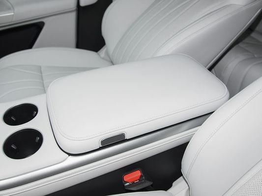 2025 Xpeng G9 Tam Elektrikli SUV 93.1kWh Pil Kapasitesi 423kW Maksimum Motor Gücü 680km Uzun Menzilli ve Güneş Çatı ile Hızlı Şarj