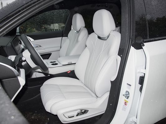 2025 Xpeng G9 Tam Elektrikli SUV 93.1kWh Pil Kapasitesi 423kW Maksimum Motor Gücü 680km Uzun Menzilli ve Güneş Çatı ile Hızlı Şarj
