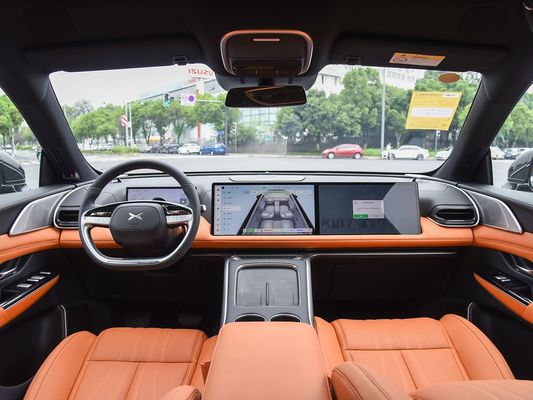 Xpeng G9 Hızlı Şarjlı Elektrikli Araçla Sürüş Deneyiminizi Maksimumlaştırın Max Motor Torku 695N.m Max Motor Gücü 423kW Max Hız 200km/h