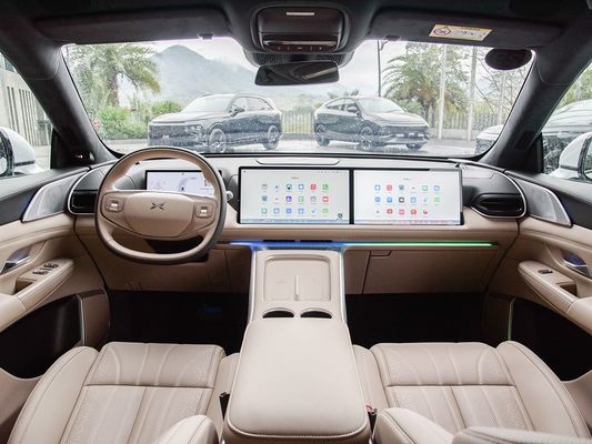 Xpeng G9 Hızlı Şarjlı Elektrikli Araçla Sürüş Deneyiminizi Maksimumlaştırın Max Motor Torku 695N.m Max Motor Gücü 423kW Max Hız 200km/h