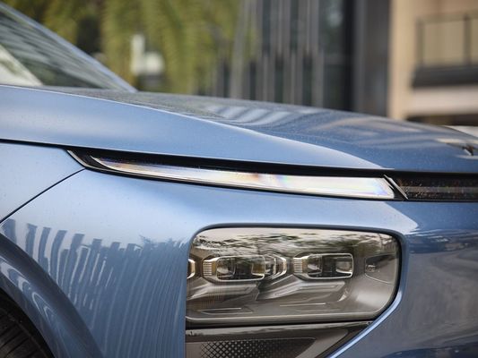 Xpeng G9 Hızlı Şarjlı Elektrikli Araçla Sürüş Deneyiminizi Maksimumlaştırın Max Motor Torku 695N.m Max Motor Gücü 423kW Max Hız 200km/h
