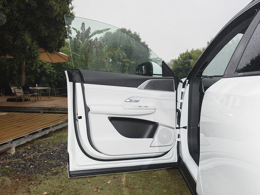 Xpeng G9 Hızlı Şarjlı Elektrikli Araçla Sürüş Deneyiminizi Maksimumlaştırın Max Motor Torku 695N.m Max Motor Gücü 423kW Max Hız 200km/h