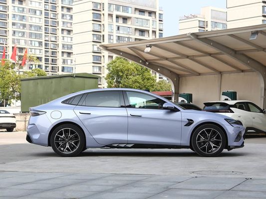 2025 BYD Elektrikli Araç Sile EV Akıllı Model 650KM Uzun Menzilli 80.64kWh Pil Hızlı Şarjlı Sıcak Sunroof ile Satın Alın