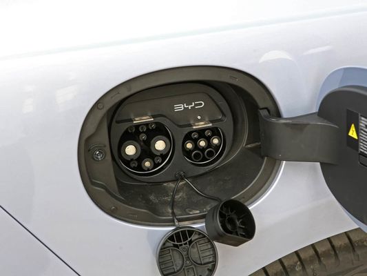 2025 BYD EV Araba Mühürü AWD Performans Uzun menzilli 600KM Hızlı şarj elektrikli araba Dört tekerlekli tahrikli elektrikli araç güneş çatısı ile