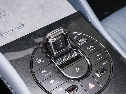 2025 BYD Elektrikli Araç Mühürü 06GT 0.33 Saat Hızlı Şarj Zamanı ve Performansı Uzun Menzilli 550KM Aile için Güneş Çatı ile Büyük Pil