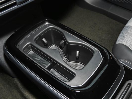 2025 VW Elektrikli Araç ID.4 Hızlı Şarj Aracı Uzun Menzilli 601km 80.4kWh Pil Sıcak Satış Yeni Model Güneş Çatı ile İyi Performans