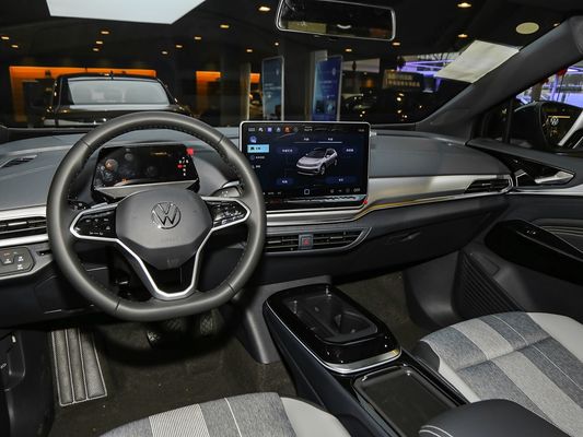 2025 VW Elektrikli Araç ID.4 Hızlı Şarj Aracı Uzun Menzilli 601km 80.4kWh Pil Sıcak Satış Yeni Model Güneş Çatı ile İyi Performans