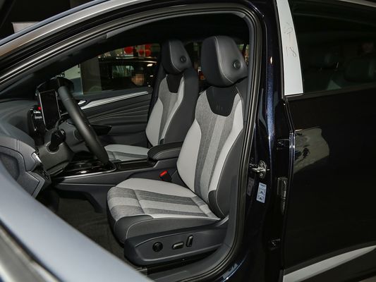 2025 VW Elektrikli Araç ID.4 Hızlı Şarj Aracı Uzun Menzilli 601km 80.4kWh Pil Sıcak Satış Yeni Model Güneş Çatı ile İyi Performans