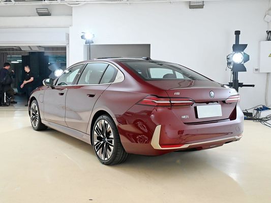 2025 BMW I5 Lüks Elektrikli Arabalar İyi Performans xDrive Uzun Menzilli 651KM Hızlı Şarj EV Yeni Model Sedan Sunroof ile BMW 5 Serisi