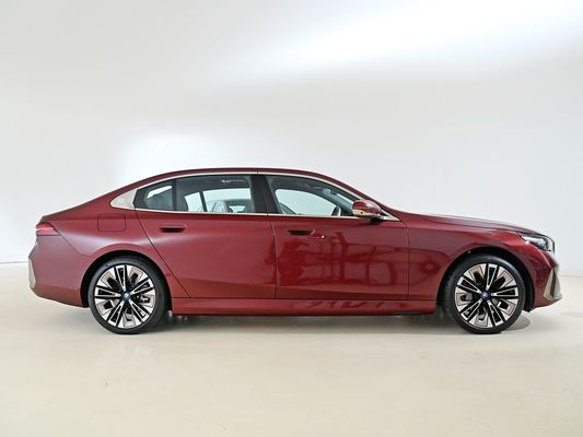 2025 BMW I5 Lüks Elektrikli Arabalar İyi Performans xDrive Uzun Menzilli 651KM Hızlı Şarj EV Yeni Model Sedan Sunroof ile BMW 5 Serisi