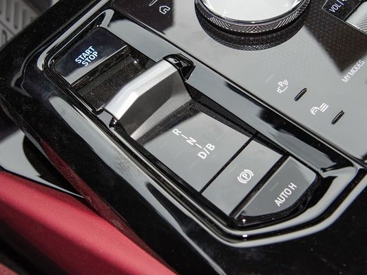2025 BMW I5 Lüks Elektrikli Arabalar İyi Performans xDrive Uzun Menzilli 651KM Hızlı Şarj EV Yeni Model Sedan Sunroof ile BMW 5 Serisi