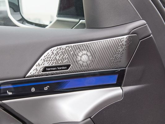 2025 BMW I5 Lüks Elektrikli Arabalar İyi Performans xDrive Uzun Menzilli 651KM Hızlı Şarj EV Yeni Model Sedan Sunroof ile BMW 5 Serisi