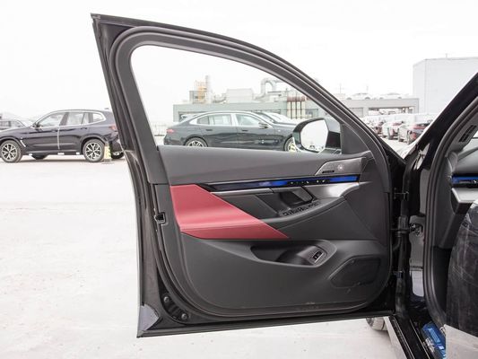 2025 BMW I5 Lüks Elektrikli Arabalar İyi Performans xDrive Uzun Menzilli 651KM Hızlı Şarj EV Yeni Model Sedan Sunroof ile BMW 5 Serisi