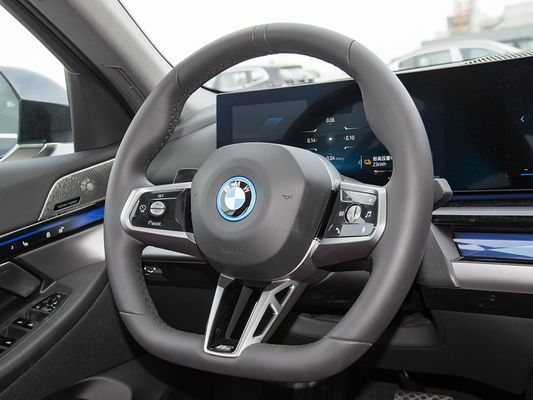 2025 BMW I5 Lüks Elektrikli Arabalar İyi Performans xDrive Uzun Menzilli 651KM Hızlı Şarj EV Yeni Model Sedan Sunroof ile BMW 5 Serisi