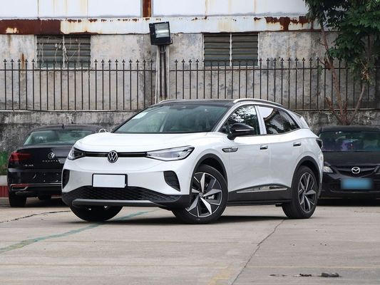 600 km menzil ve açılamaz panorama güneş çatısı olan yenilmez performanslı VW ID4 kullanılmış elektrikli araba