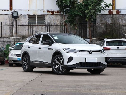 600 km menzil ve açılamaz panorama güneş çatısı olan yenilmez performanslı VW ID4 kullanılmış elektrikli araba