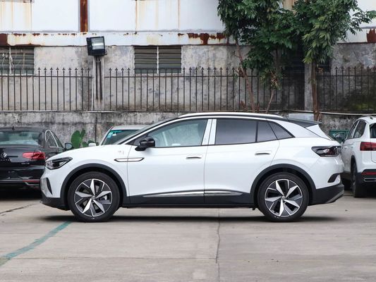 600 km menzil ve açılamaz panorama güneş çatısı olan yenilmez performanslı VW ID4 kullanılmış elektrikli araba